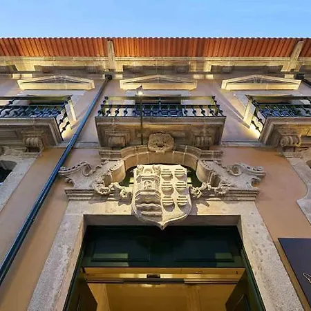 Отель Portobay Flores Порту