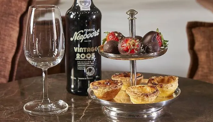 Portobay Flores 5* Oporto